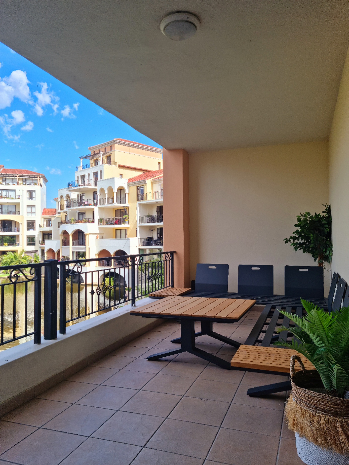 Portofino 3-Bed - Unit 105 - Sleeps 6 - 3